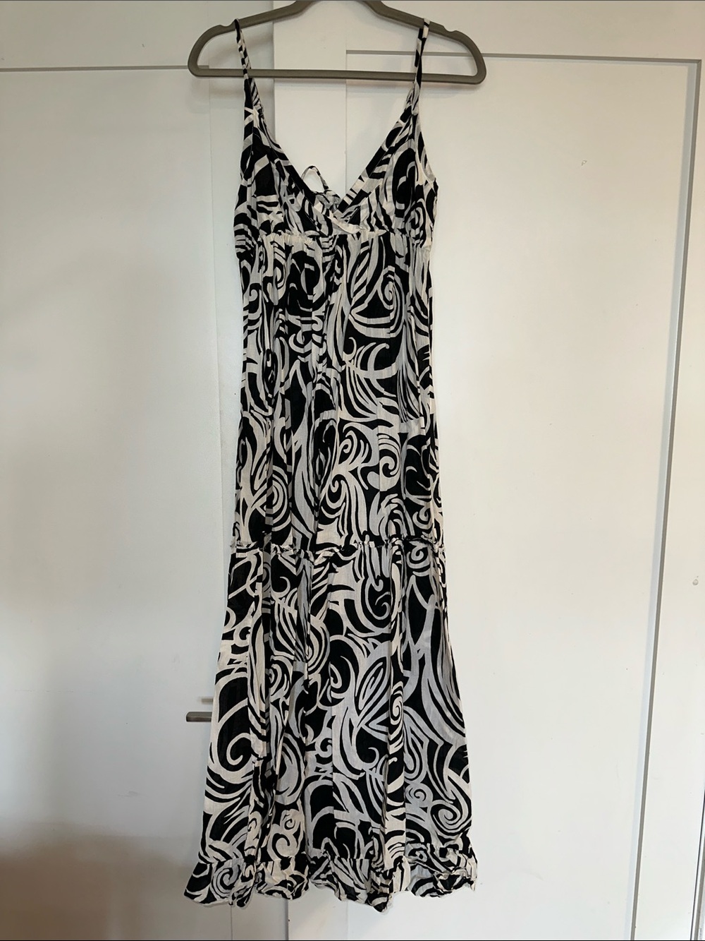Derek Heart Black & White Swirl V-Neck Maxi Dress